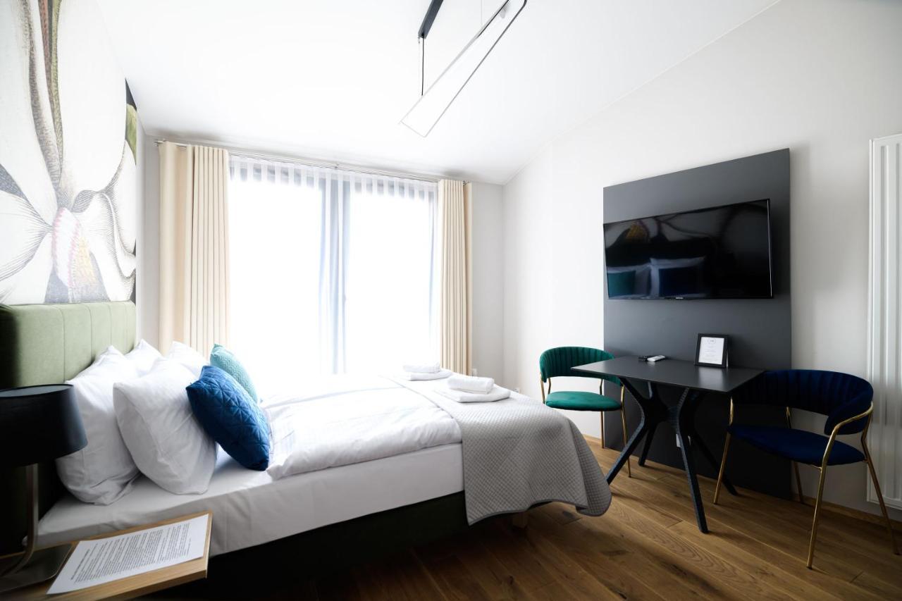 Studio double bed