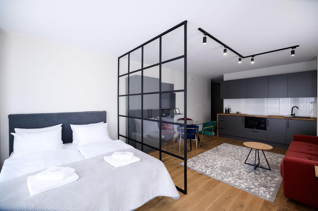 Deluxe Studio