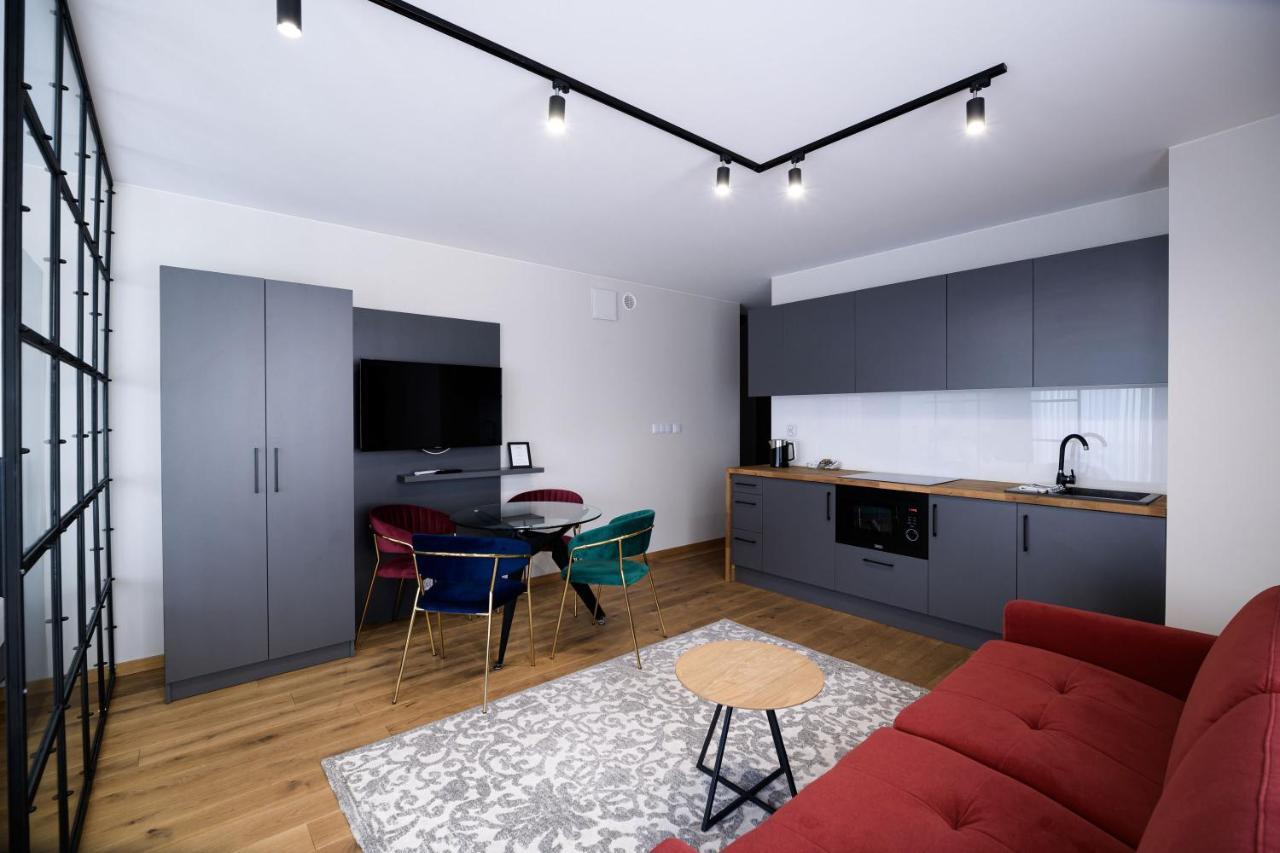 Deluxe Studio