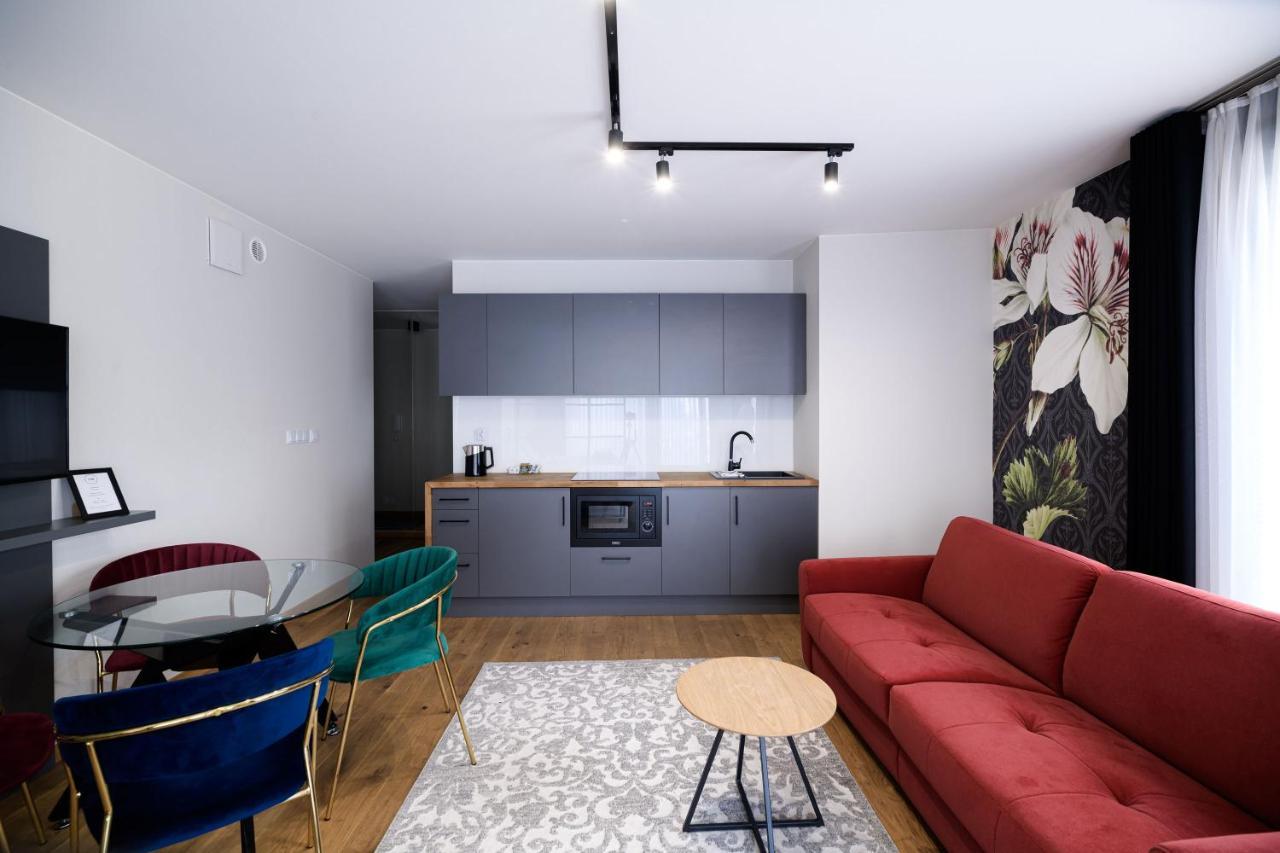 Deluxe Studio