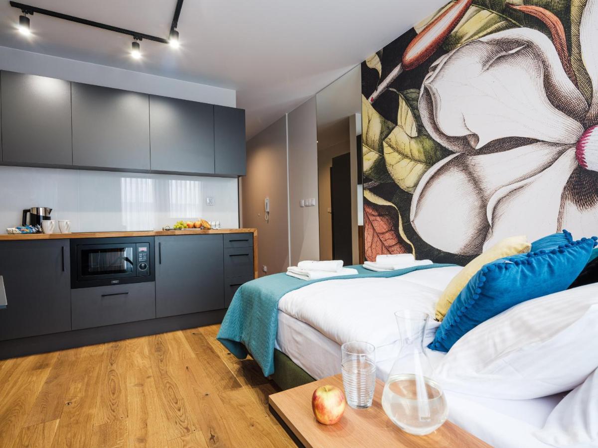Studio double bed